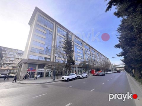 Satılır 2 otaqlı köhnə tikili 65 m² — Bakı