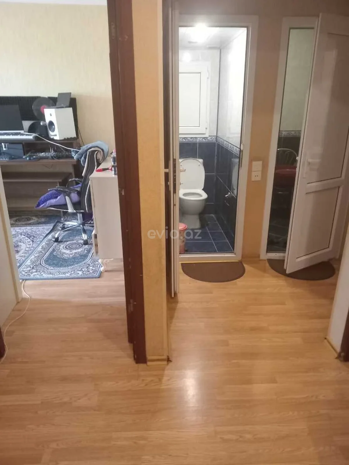 3 otaqlı orta təmirli mənzil satılır Bakıxanov qəsəbəsində — Mənzil, Bakı (8)