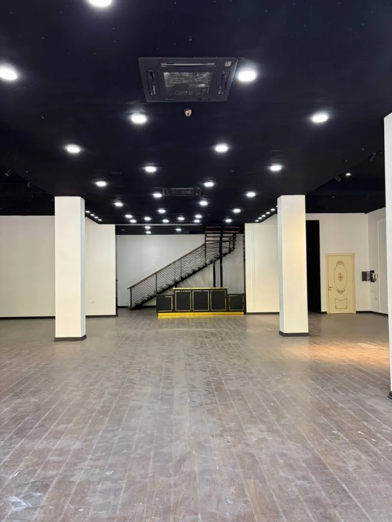 Kirayə verilir Obyekt 1800 m² Bakı, Nəsimi r., 8 Noyabr m — Əmlak, Bakı (3)