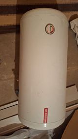Ariston islek vezyetde 150 litirlik qiymet 120 azn unvan — Water heaters