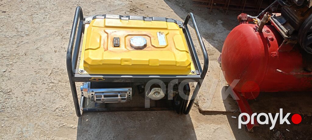 Məhsul: Benzinli generator Model üzərində yazı: “PowerFull Gasoline — Generatorlar, Digah (7)