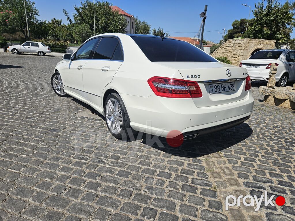 Mercedes-Benz E 300: 3 l 2009 il Sedan — Avtomobillər, Digah (5)