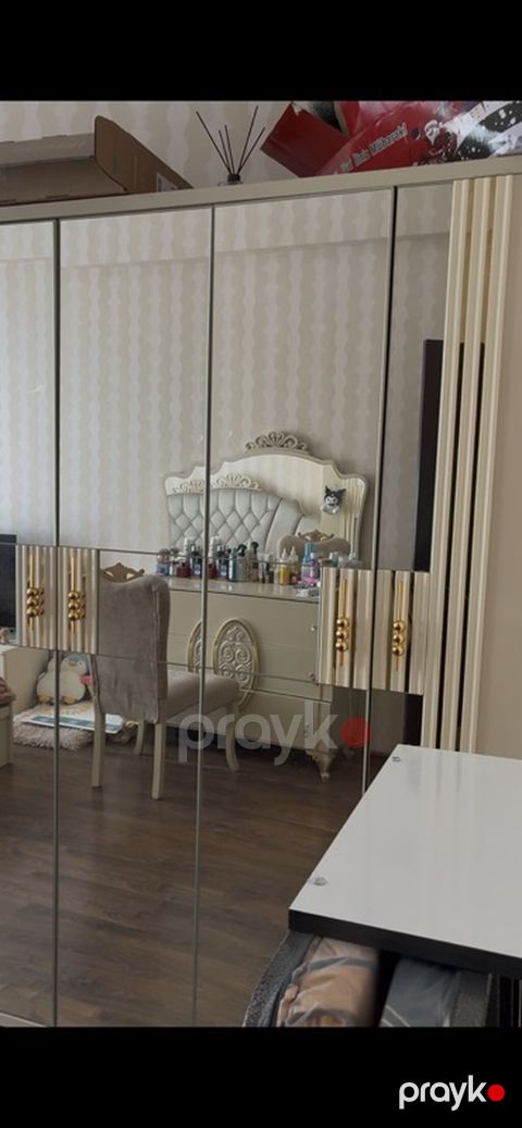 Yataq otağı və yemək otağı üçün zərif mebel dəsti yeni dizayndı köhnə — Bakı