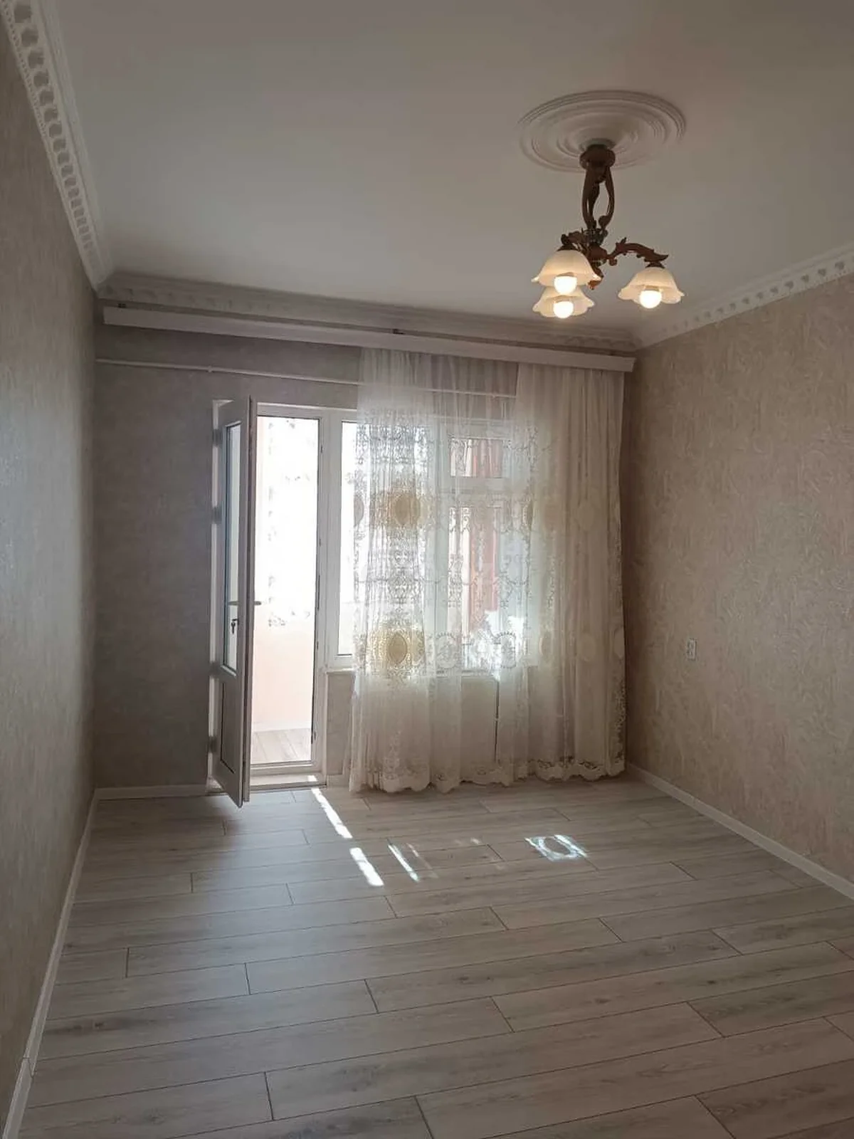 3 otaqlı tam təmirli mənzil satılır Əhmədli qəsəbəsində — Bakı