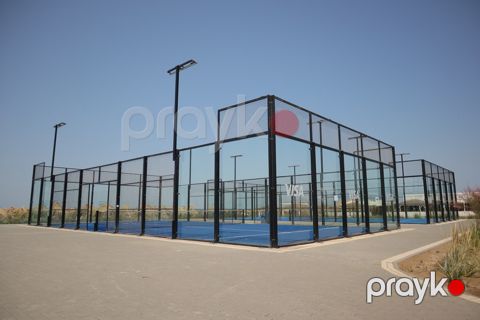 Padel tennis kortu – Süni ot, işıqlandırma — Bakı