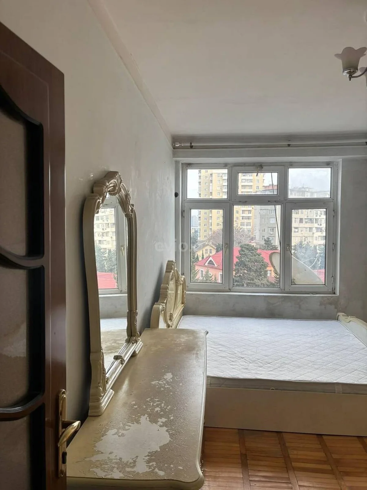 2 otaqlı orta təmirli mənzil satılır Nərimanov rayonunda — Mənzil, Bakı (3)
