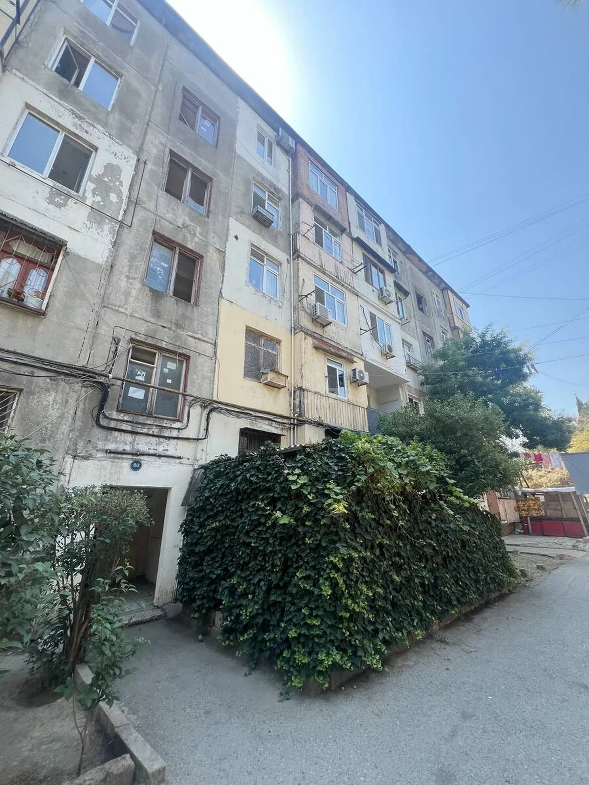 2 otaqlı orta təmirli mənzil satılır 1-ci mikrorayonda — Mənzil, Bakı (8)