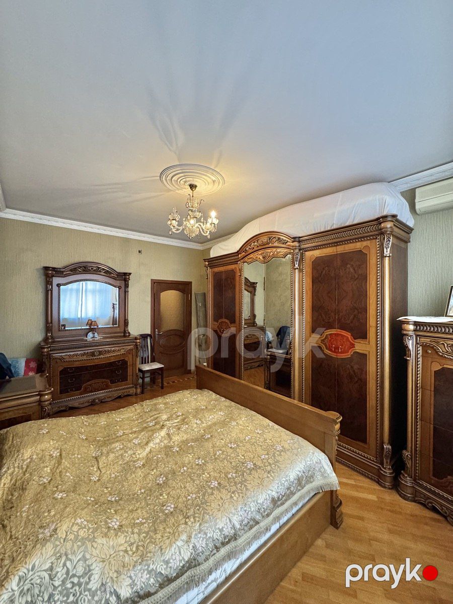 Satılır 4 otaqlı köhnə tikili 146 m² — Mənzil, Bakı (12)