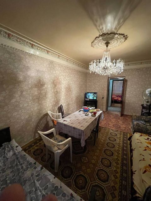 Satılır 3 otaqlı köhnə tikili 100 m² — Bakı
