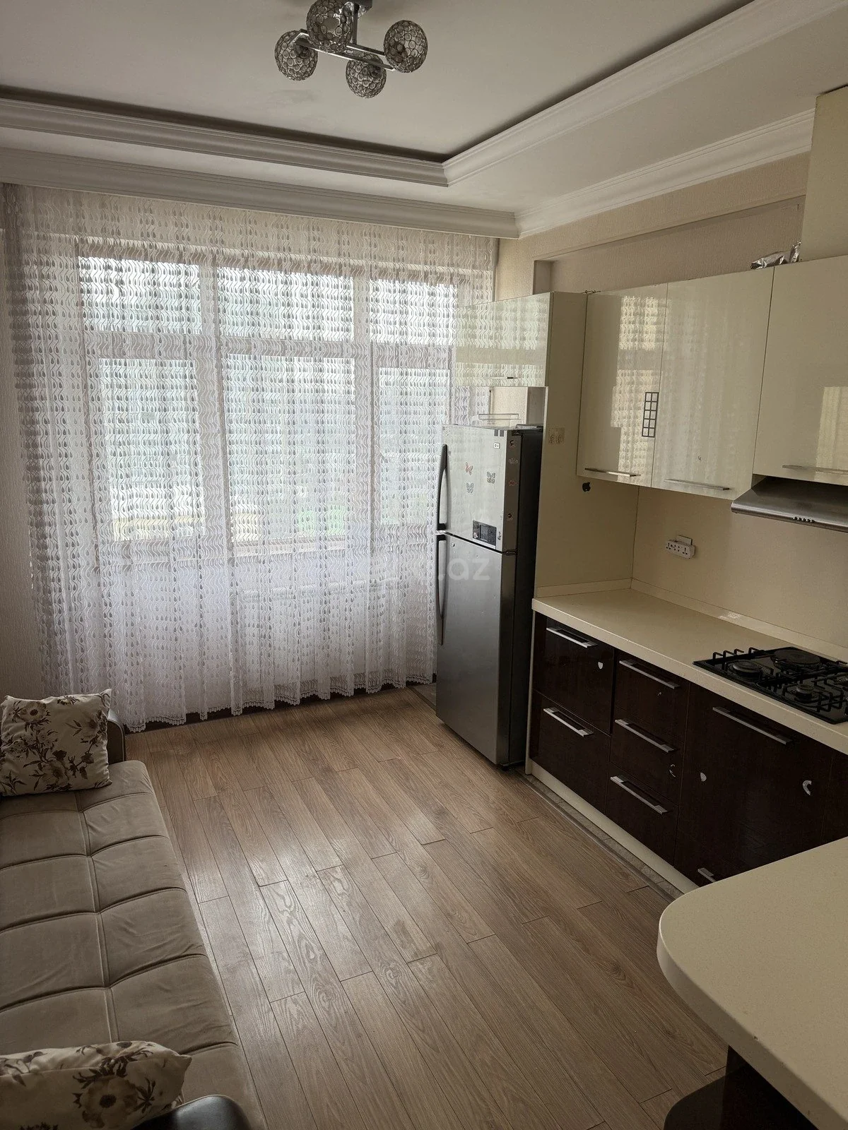 Kirayə 4 otaqlı mənzil 20 Yanvar metrosu yaxınlığında — Mənzil, Bakı (2)