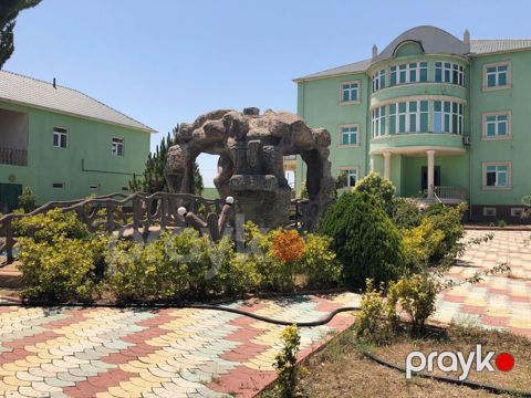 Satılır 10 otaqlı həyət evi/bağ evi 622 m² — Bakı