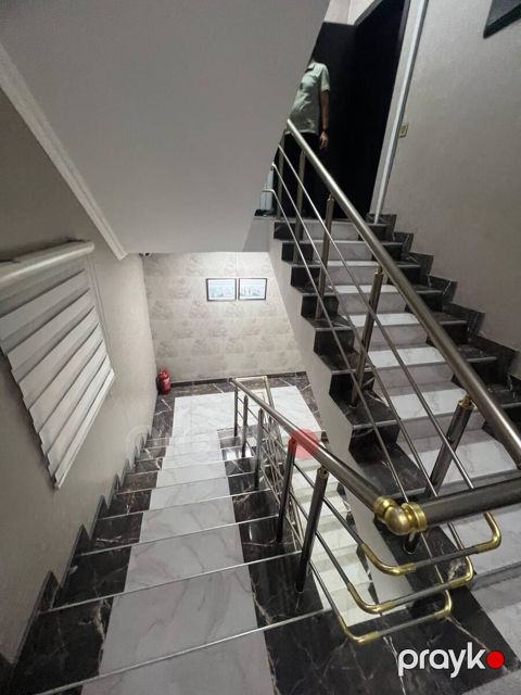 Satılır obyekt 1100 m² — Bakı