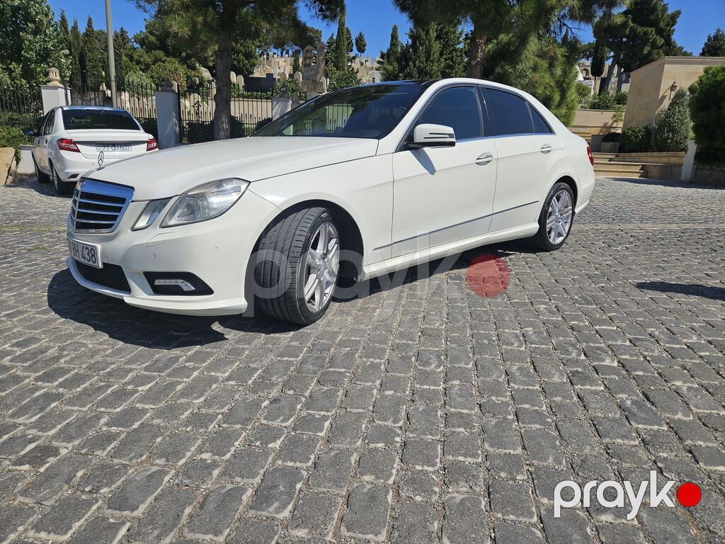 Mercedes-Benz E 300: 3 l 2009 il Sedan — Avtomobillər, Digah (2)