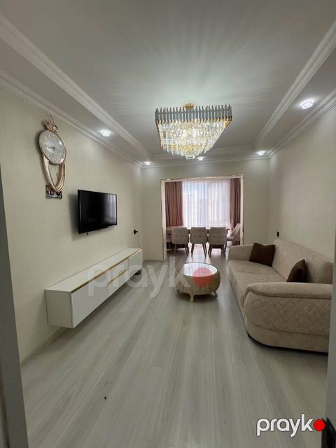 Satılır 2 otaqlı köhnə tikili 65 m² — Bakı