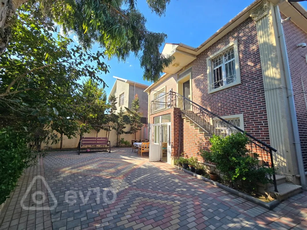 7 otaqlı həyət evi, 228 m², Şüvəlan–Mərdəkan sərhədində 2 mərtəbəli bağ evi satılır Şimal Qres ərazisi, Sabah FC stadionunun yaxınlığı — Bakı