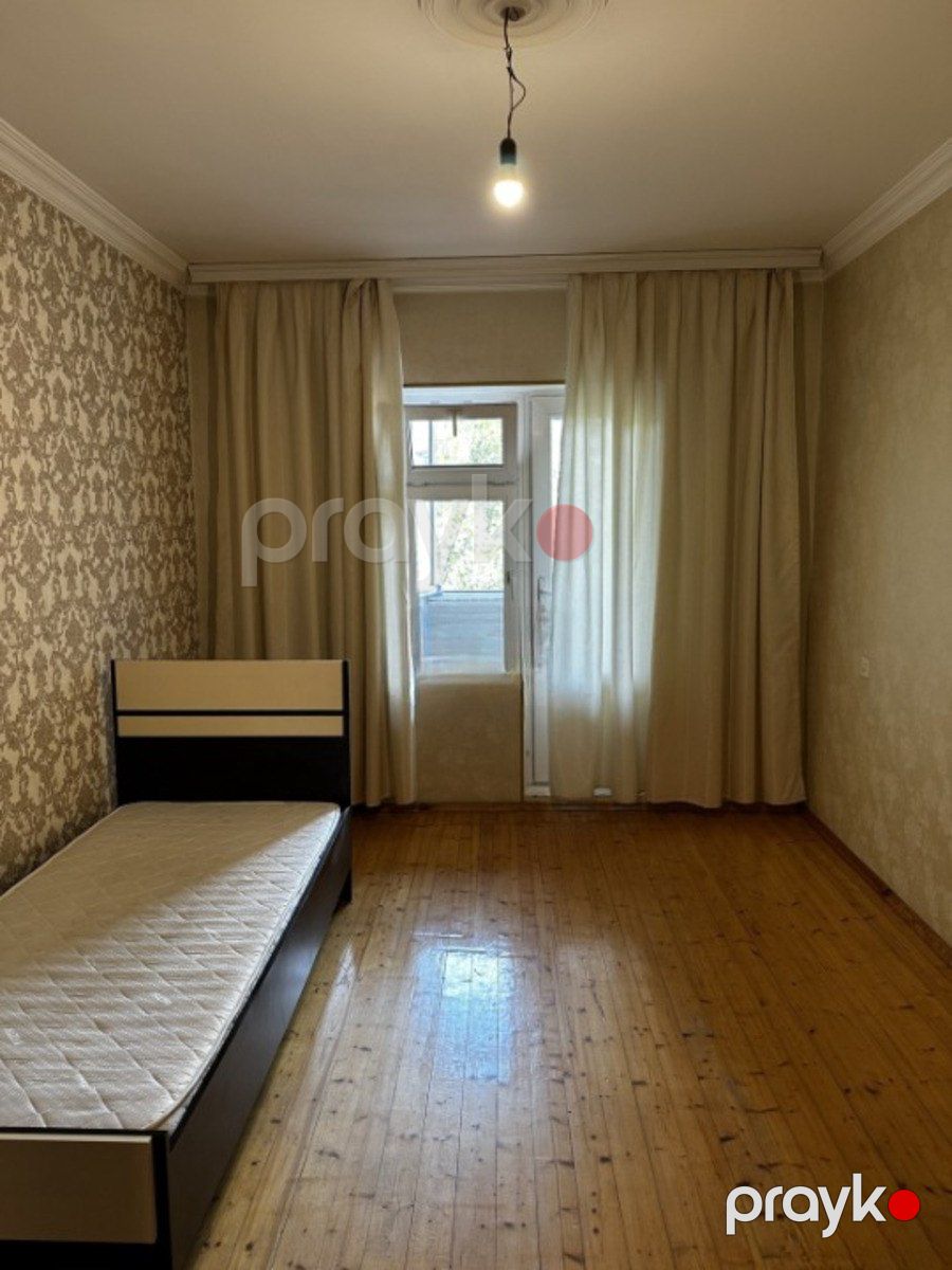 Satılır 2 otaqlı köhnə tikili 70 m² — Mənzil, Bakı (2)