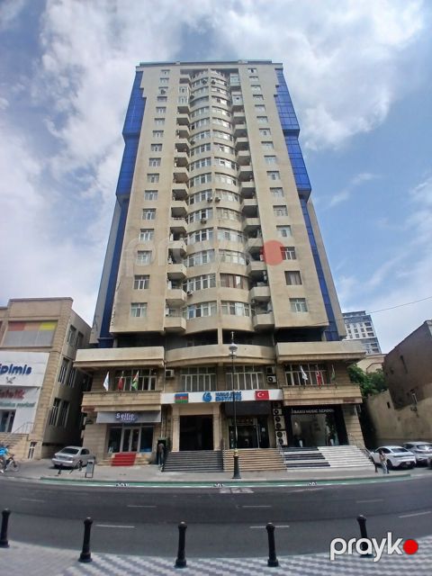 Satılır 4 otaqlı yeni tikili 198 m² — Bakı
