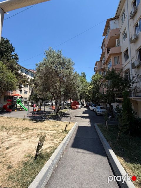 Satılır 3 otaqlı köhnə tikili 60 m² — Bakı