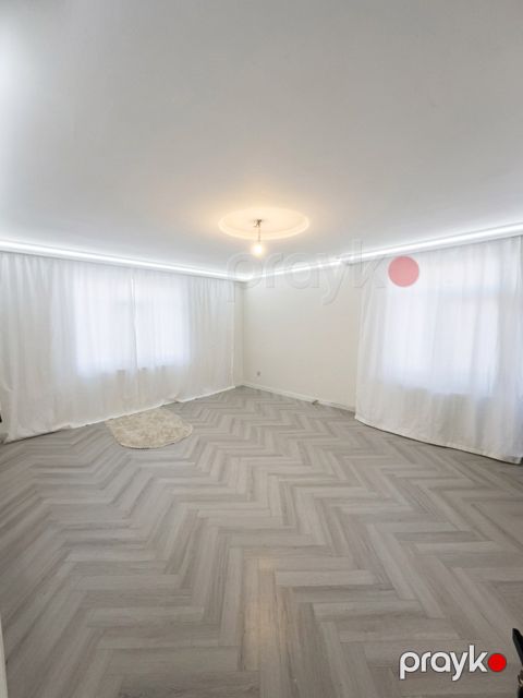 Satılır 3 otaqlı köhnə tikili 100 m² — Bakı