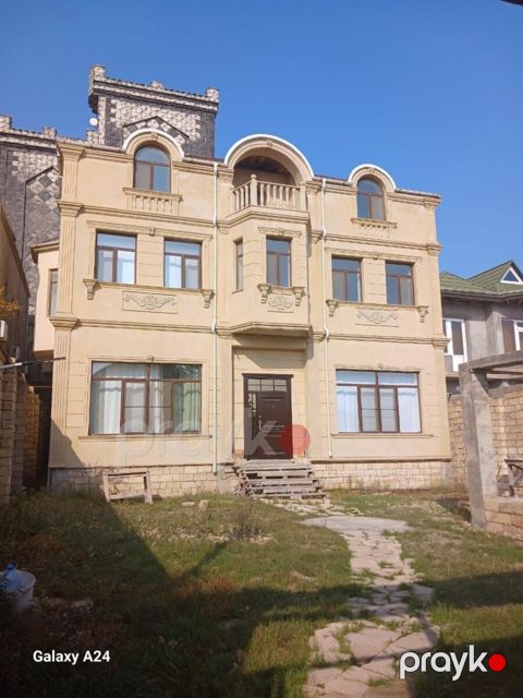 Həyət evi, Binəqədi r — Bakı
