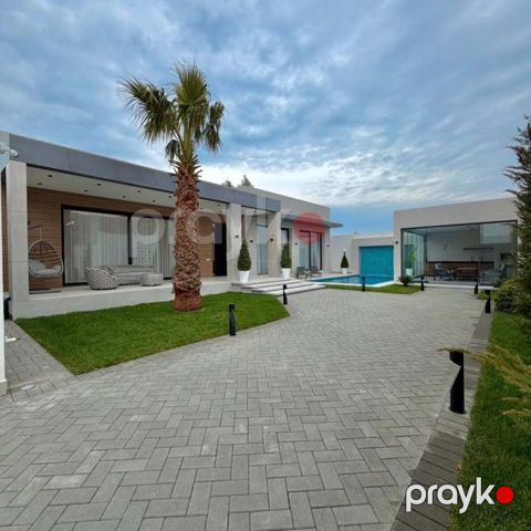 Satılır 5 otaqlı həyət evi/bağ evi 260 m² — Bakı