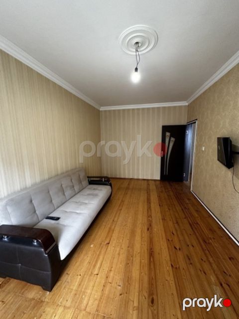 Satılır 2 otaqlı köhnə tikili 70 m² — Bakı
