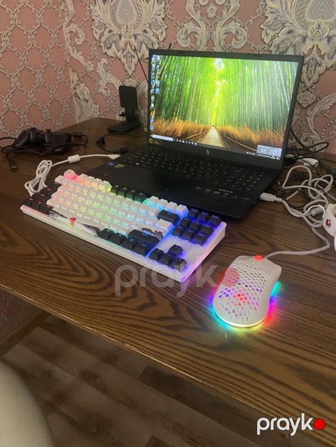 HP noutbuk + RGB klaviatura və siçan dəsti - Noutbuk: HP markalı — Gəncə