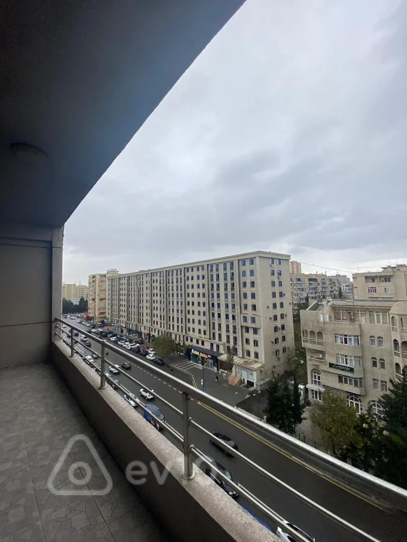3 otaqlı mənzil, 136 m², koroglu rehimov 17 — Bakı