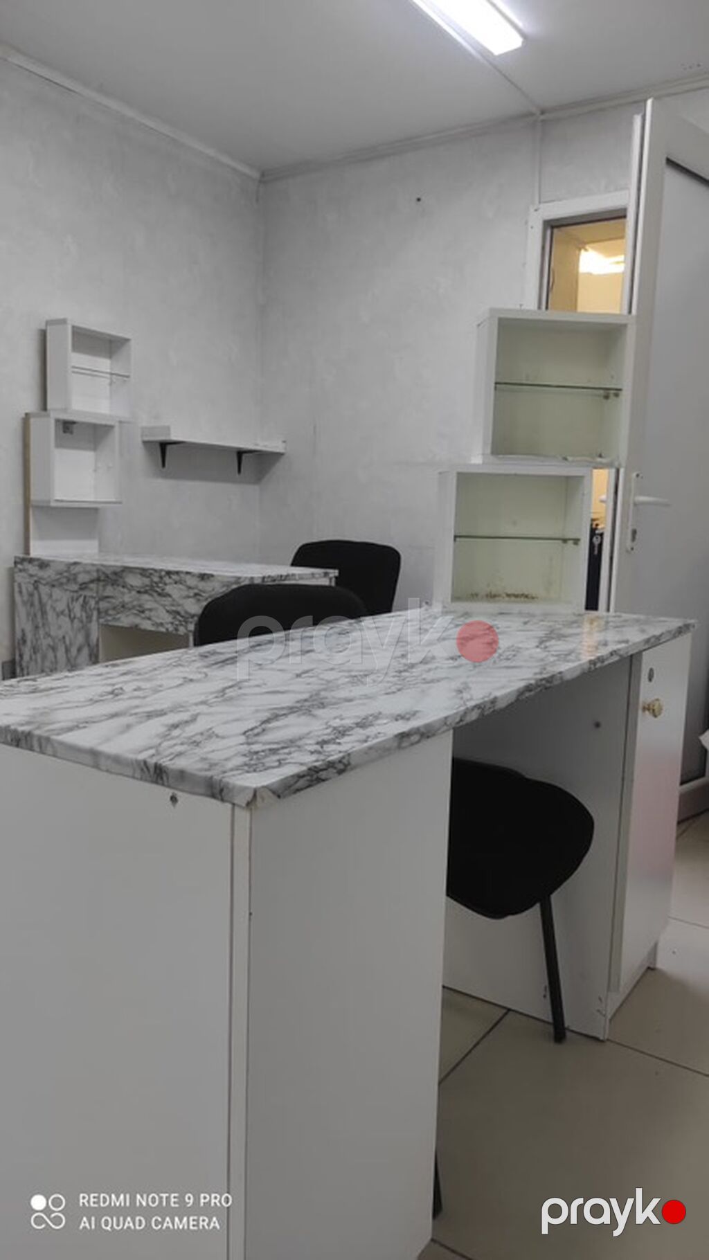Ofis/mebel dəsti – iş masaları, rəflər və kreslolar Məhsulun tərkibi — Ofis mebeli, Bakı (3)