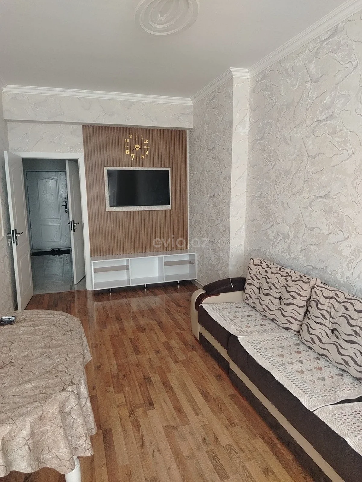 3 otaqlı tam təmirli mənzil satılır Yeni Günəşli qəsəbəsində — Bakı