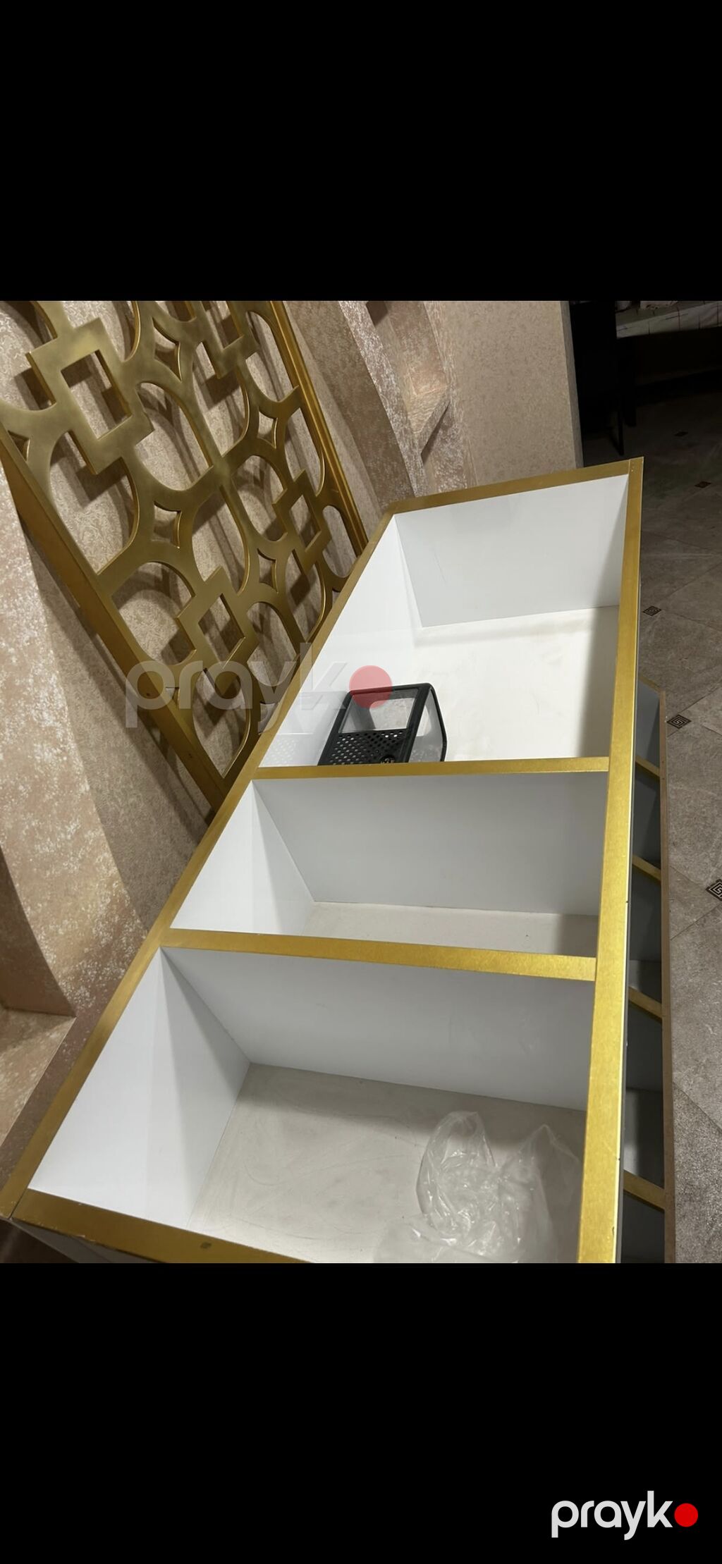 Mağaza üçün vitrin və bucaq rəfi dəsti - Material: ağ laminat/MDF — Vitrini, Bakı (3)