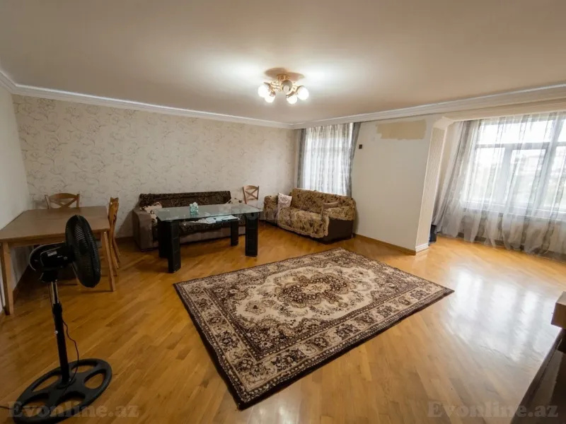 Satılır 3 otaqlı Mənzil Köhnə tikili 80 m² Bakı, Yasamal r., Elmlər Akademiyası m — Bakı