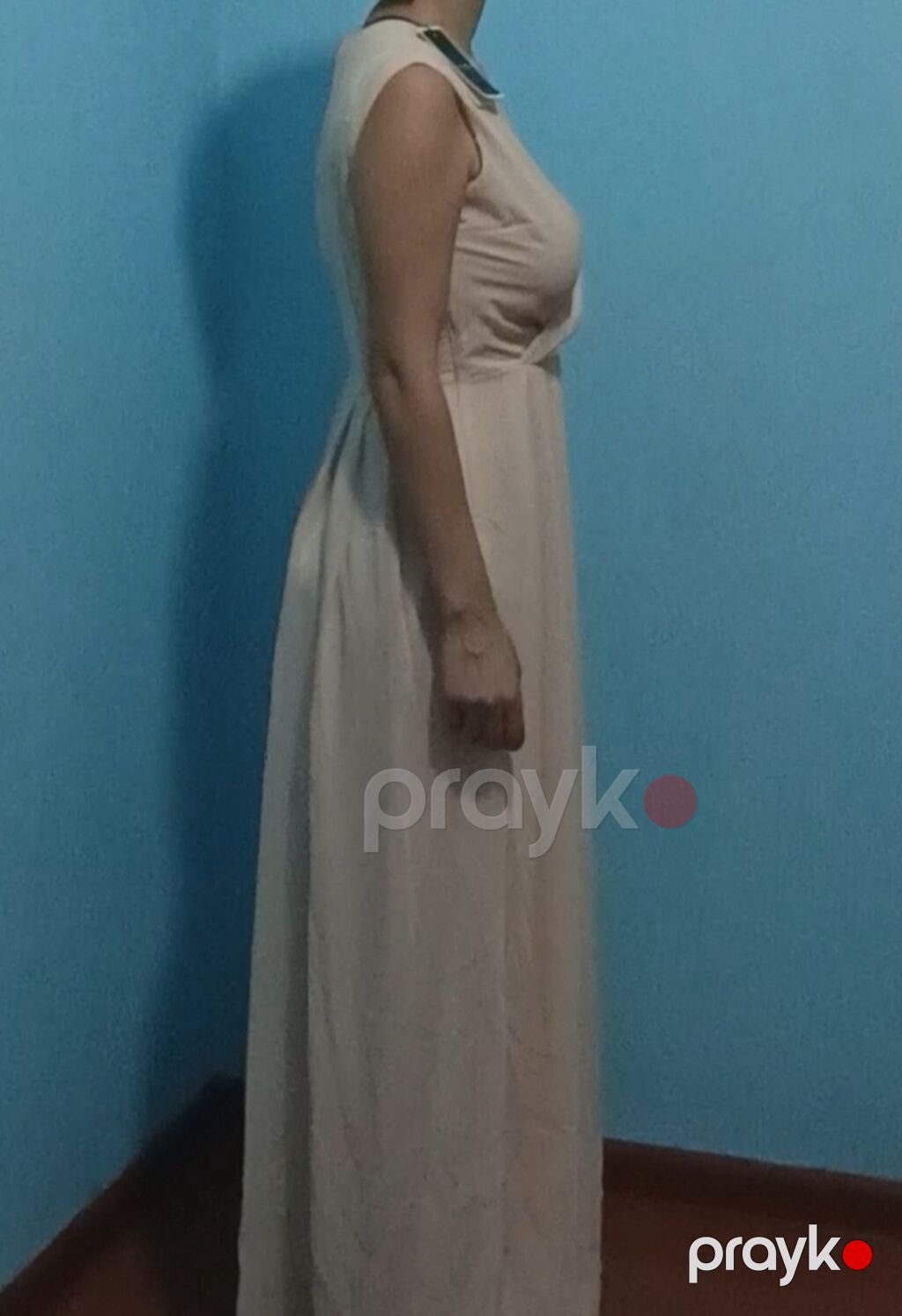 Zərif pudra rəngində maxi don - Model: qolsuz, V formalı kəsişən sinə — Axşam paltarları, Bakı (3)