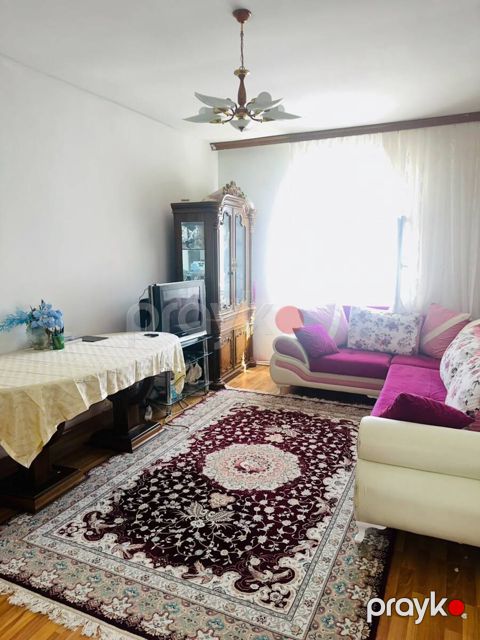 Satılır 2 otaqlı köhnə tikili 58 m² — Bakı