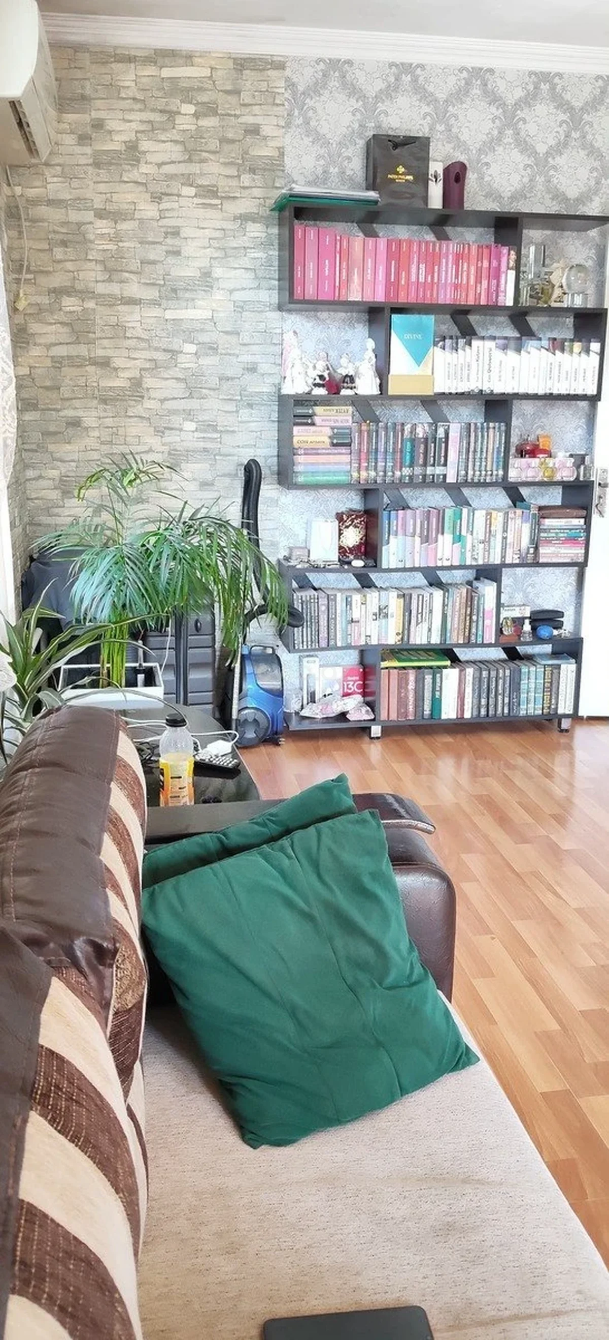 1 otaqlı tam təmirli mənzil satılır 8-ci kilometr qəsəbəsində — Bakı