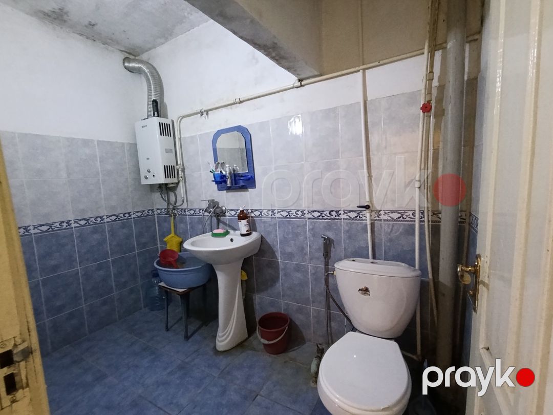 Satılır 2 otaqlı köhnə tikili 55 m² — Mənzil, Bakı (8)