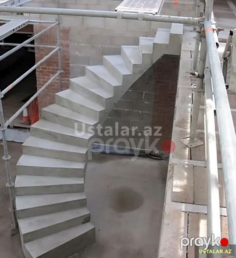 Beton pileken — Bakı