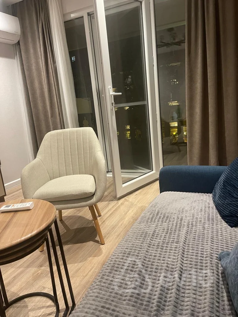 3 otaqlı mənzil, 90 m², Üzeyir Hacıbəyov — kirayə — Mənzil, Bakı (6)