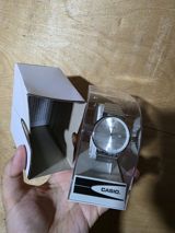 "Casio" qol saatı. Yenidir. İstifadə olunmayıb. Qutusu ilə birgə Cəmi — Ərəb dili kitabları və Saatlar