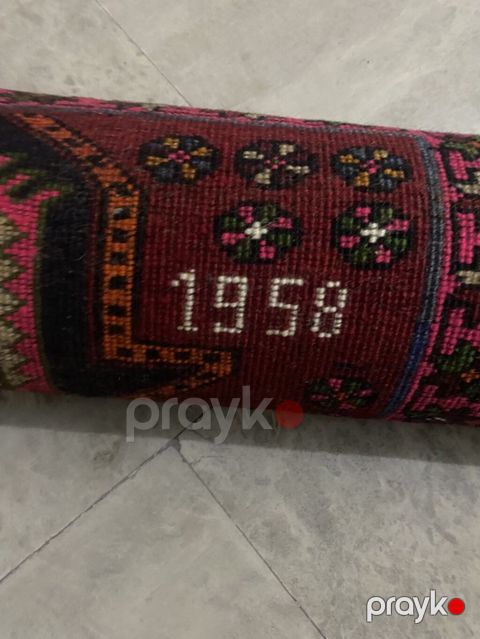 Xalça – əl toxuması, üzərində “1958” ili qeyd olunub - Uzun, yolluq — Bakı
