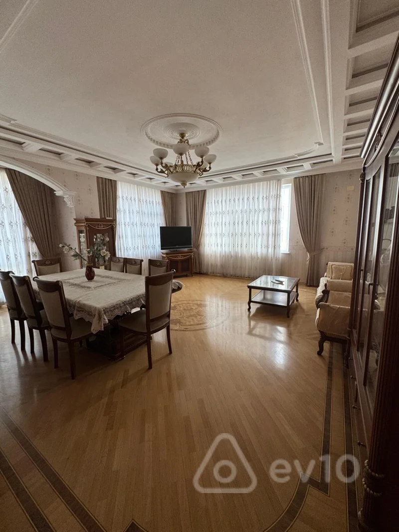 4 otaqlı mənzil, 180 m², İsmail BƏY Qutqaşınlı — Bakı
