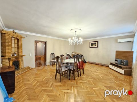 Satılır 3 otaqlı köhnə tikili 90 m² — Bakı