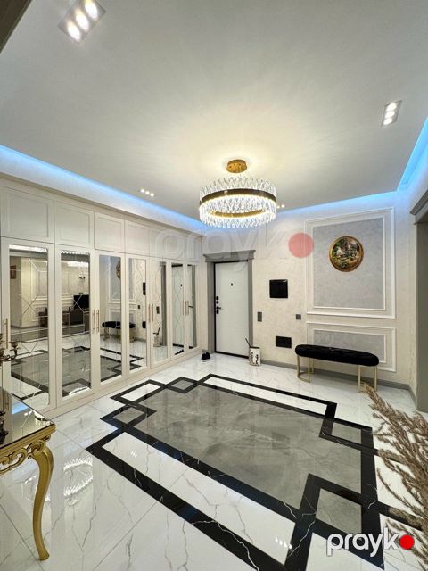 Satılır 4 otaqlı yeni tikili 215 m² — Bakı