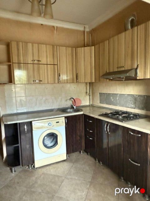 İcarəyə verilir 3 otaqlı köhnə tikili 100 m² — Bakı