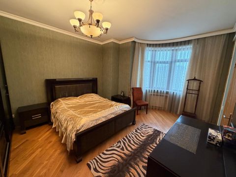 Satılır 4 otaqlı yeni tikili 186 m² — Bakı