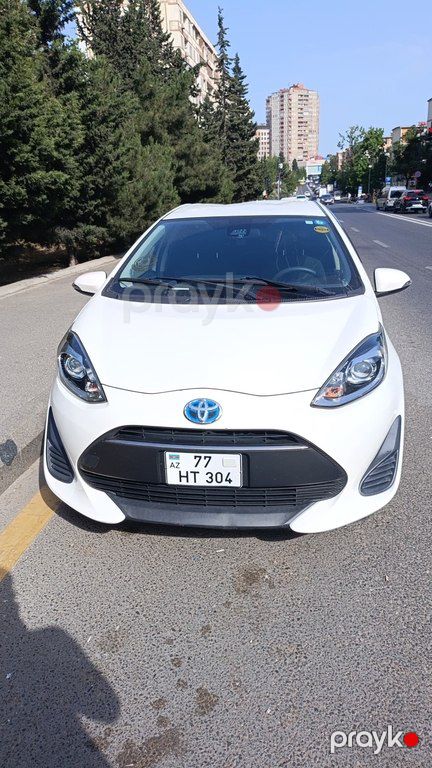 "Toyota Aqua" icarəsi — Bakı