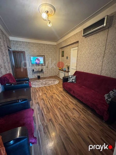 Satılır 2 otaqlı köhnə tikili 42 m² — Bakı