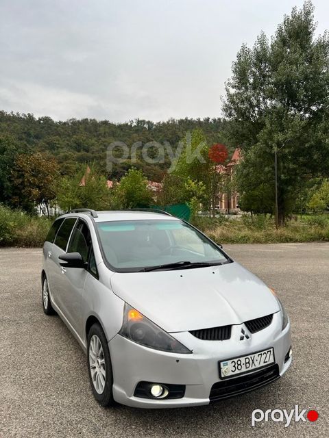 Mitsubishi Grandis, 2.4 L, 2003 il, 390 000 km — Qusar