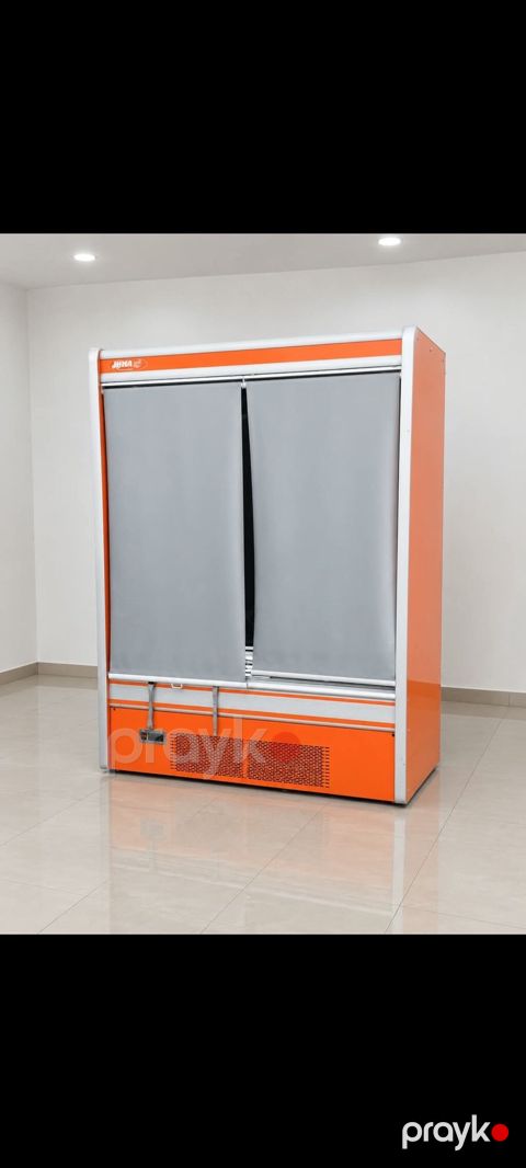 Ulvi firmasi sud vitrin soyuducu 600 Azn. Nol faza. Olcu 160×200
