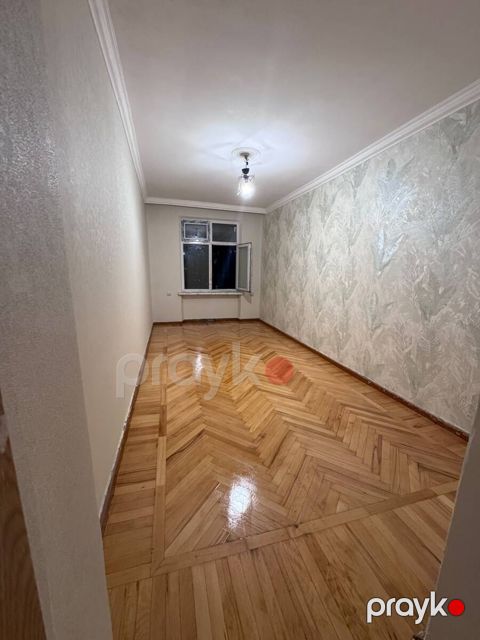 Satılır 2 otaqlı köhnə tikili 60 m² — Bakı